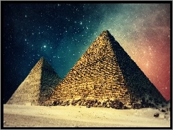 Piramidy, Noc
